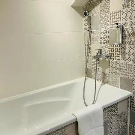 Loft Rosalie - Le Meridien #parking #lave-linge #clim #netflix Apartment Charbonnieres-les-Bains