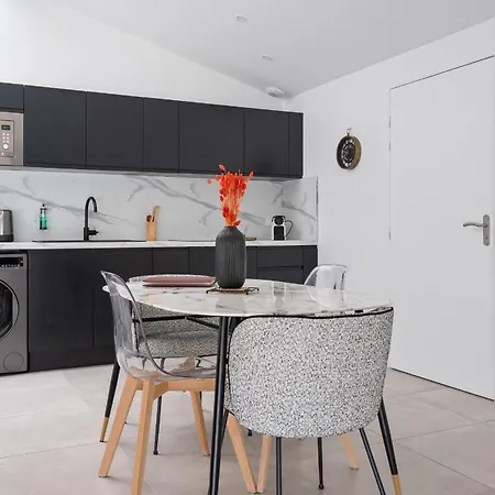 Loft Rosalie - Le Meridien #parking #lave-linge #clim #netflix Charbonnieres-les-Bains
